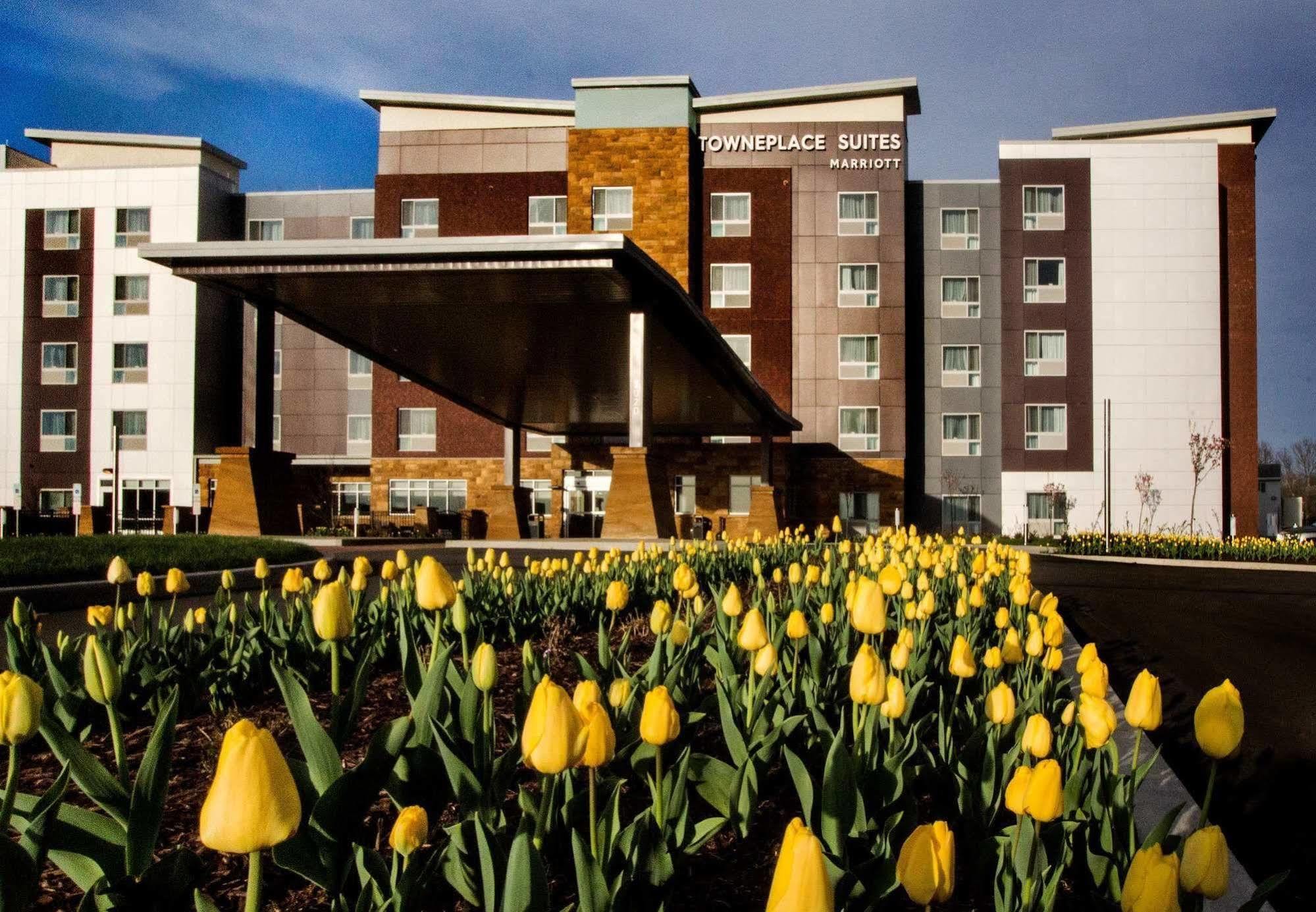 Towneplace Suites By Marriott Pittsburgh Cranberry Township Exterior photo